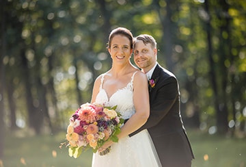 Couples portrait, bride and groom, florals, wedding ceremony