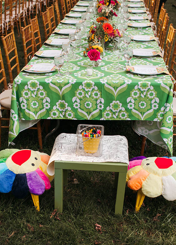 Private wedding venue, kids table, wedding reception, outdoor wedding, tablescape, seating