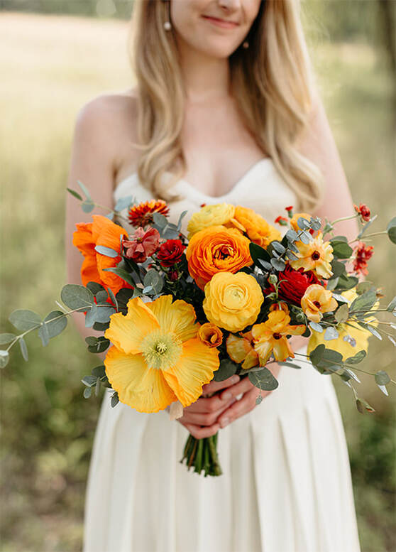 bride, bouquet, outdoor wedding