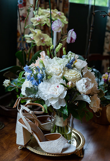 wedding day, getting ready, flower bouquet, heels