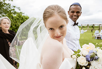 Wedding ceremony, bride and groom, portrait, florals, outdoor