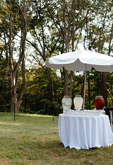 outdoor wedding, bar, drinks, tablescape