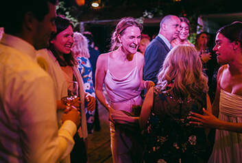 wedding reception, dance, drinks, guests, lighting